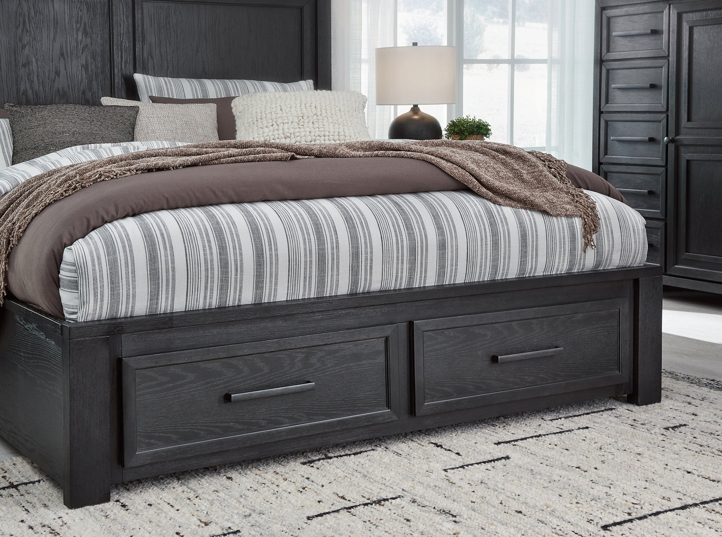 Foyland California King Panel Storage Bed with Mirrored Dresser